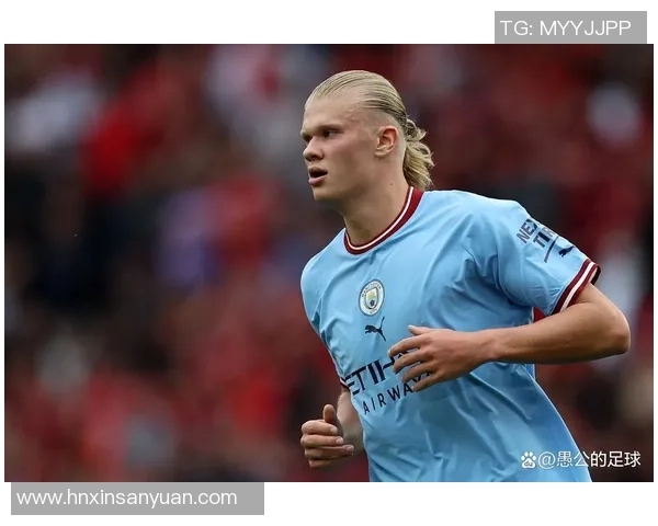 哈兰德晒与莱因克尔“希勒”合照，足坛巨星的传承与致敬！