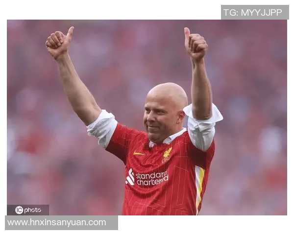 斯洛特怒斥热刺鲁莽铲球，利物浦1.4亿标王赛季报销！安菲尔德震怒，嘘声响彻云霄！